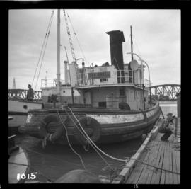 Steam tug "Seaswell" on the Pitts River