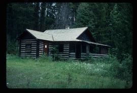 Tête Jaune Cache - Forest Service Cabin
