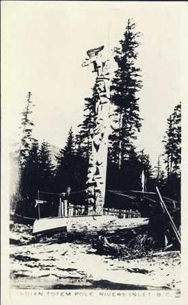 Wuikinuxv (?) Totem Pole, Rivers Inlet, B.C