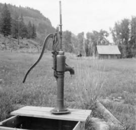 Derelict pump in Rock Creek