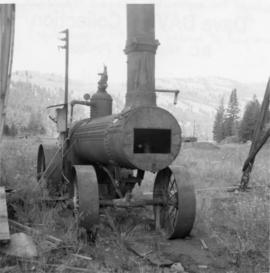 Portable traction engine in Rock Creek
