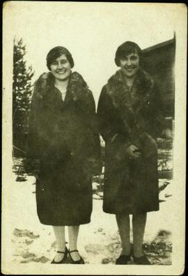 Bea and Margaret, Sisters of Bob Baxter