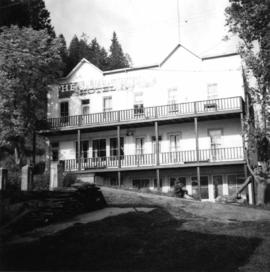 Sliver Ledge Hotel on Kootenay Lake