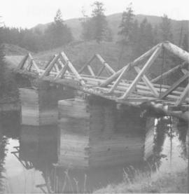 Private logging road bridge over Kettle River