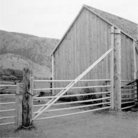 Hat Creek Ranch farm gate