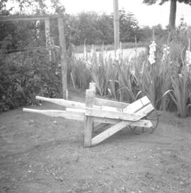 Settler's wheelbarrow