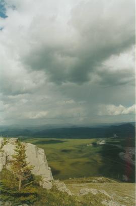 Limestone ridge, N Ogilvie Mts - 06