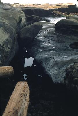Undercut rock at southern area of Mabens Beach