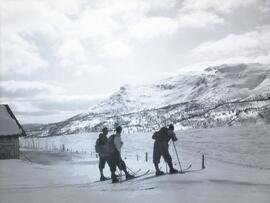 Skiiers in Gola, Norway