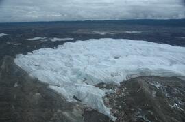 Klutlan Glacier ~15 km above terminus, facing downvalley