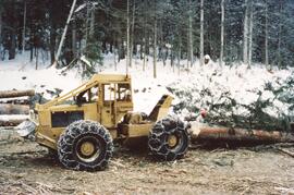 Log skidding on main haul road, Fleet Creek Trial SS054