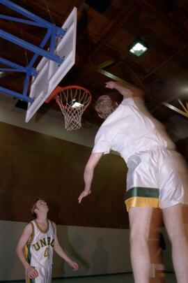 UNBC Basketball 1997-1998 - Image 04