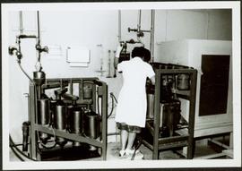 1965 - Unknown Woman Conducting Fibre Length Test