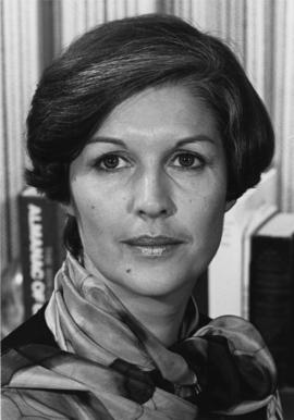 Iona Campagnolo wearing neck scarf in Liberal publicity image