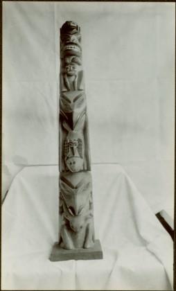 Model wooden totem pole
