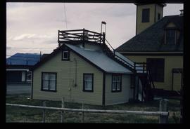 Atlin - House with a Roof Patio