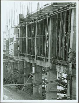 Bangladesh : construction with bamboo scaffolding