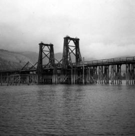Old wooden lifting span bridge over Thompson River