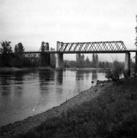 Bridge over south Thompson River