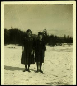 Young Margaret and Bea, Sisters to Bob Baxter