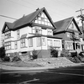 A remaining house on Beach Ave., Vancouver